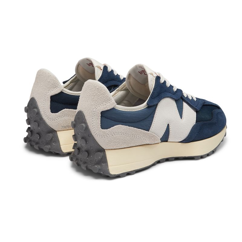 New Balance U327WRJ sports shoes Cipő