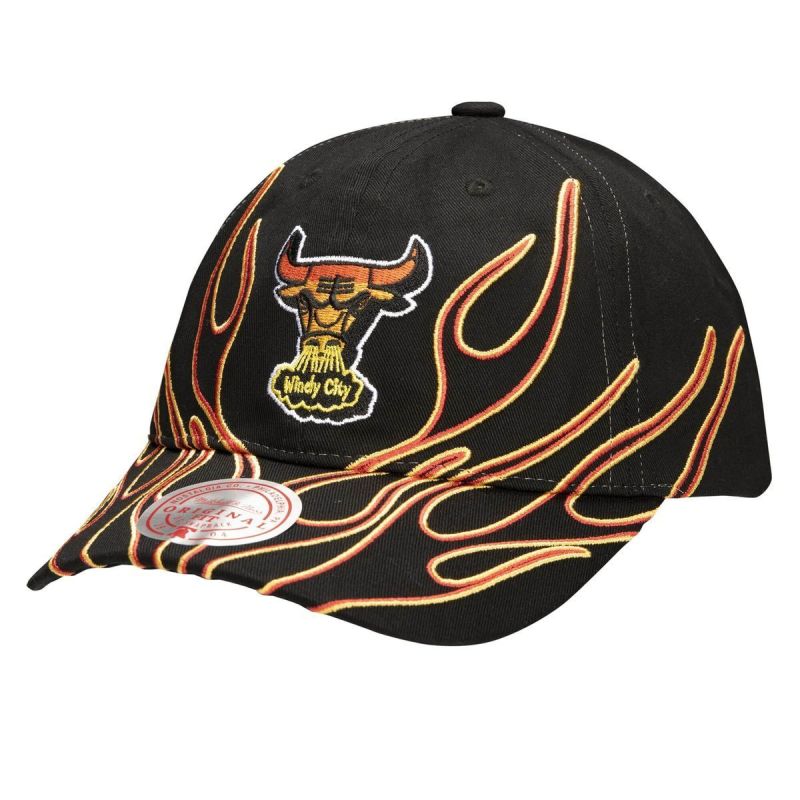 Mitchell & Ness NBA Chicago Bulls Flamez Strapback Cap - 6LUXMM20018 CBUBLCK uniwersalny baseball sapka