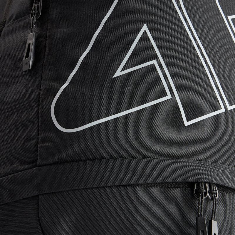 4F Backpack U611 deep 20S fekete hátizsák 4FWSS26ABACU61320S