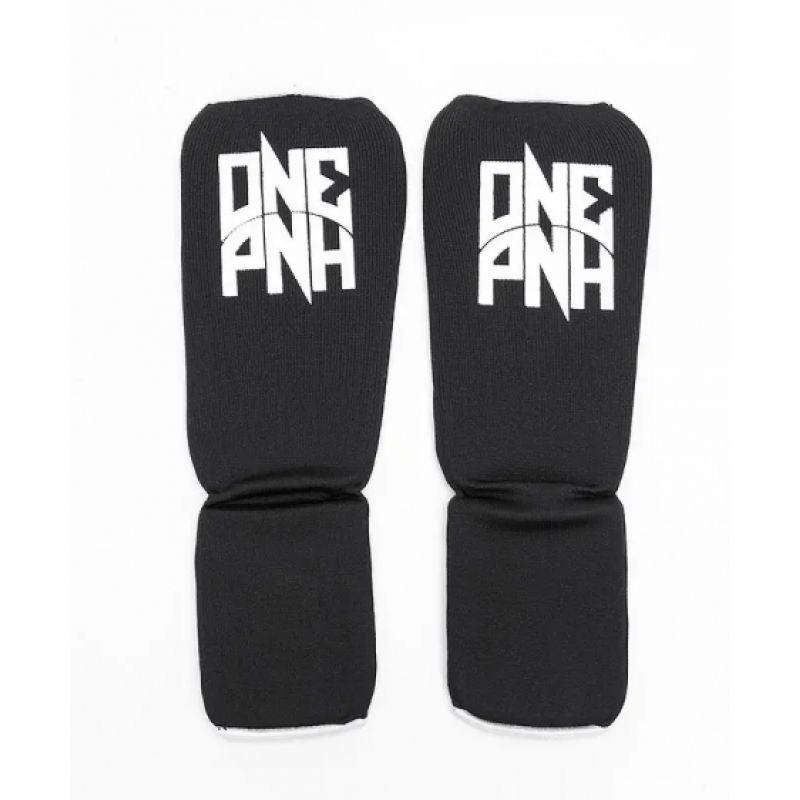 MASTERS FIGHT EQUIPMENT Flexible shin guards NS-B1 "ONE PUNCH" fekete védőfelszerelés 081256-01M