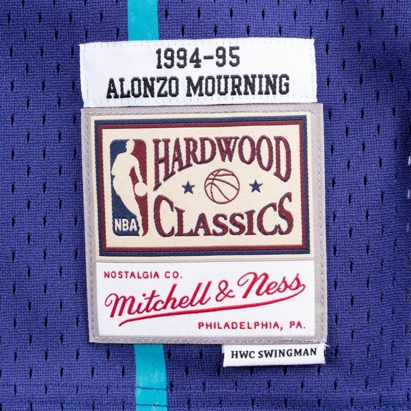 Mitchell & Ness NBA Charlotte Hornets Alonzo Mourning Swingman T-shirt - SMJYAC18010-CHOPURP94AMO 4xl póló