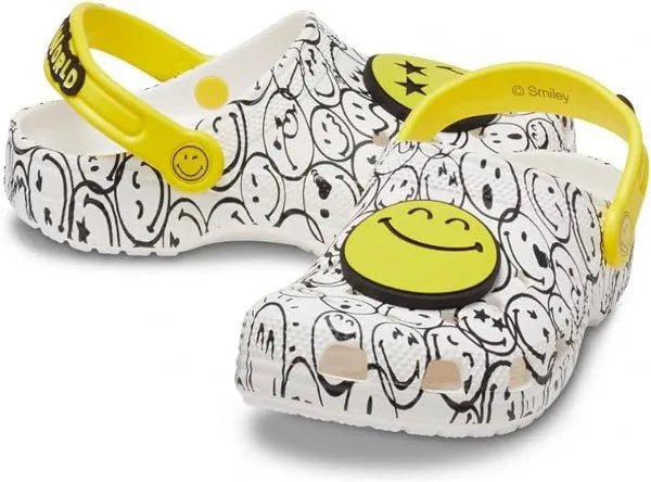 Crocs ClassicSmileyWorldCharmClogK Papucs - Sportmania.hu