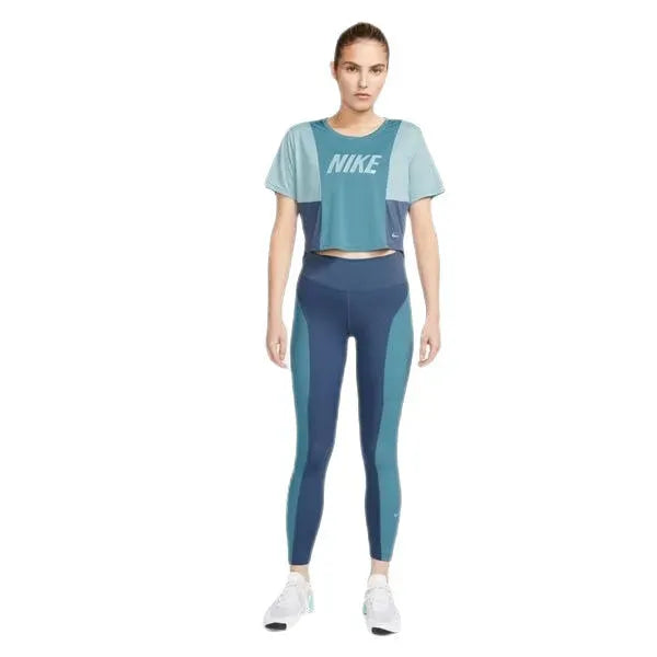 Nike_ Nike Dri-FIT One-Womens Color-Block Short-Sleeve Training Crop Top Póló - Sportmania.hu