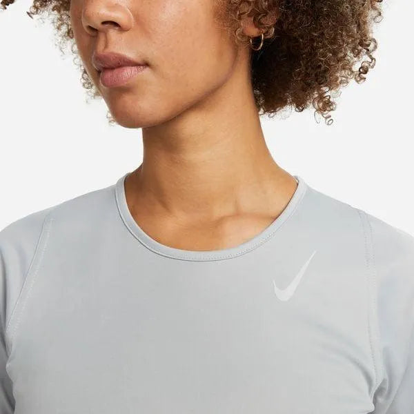 Nike_ Nike Dri-FIT Race-Womens Short-Sleeve Running Top Póló