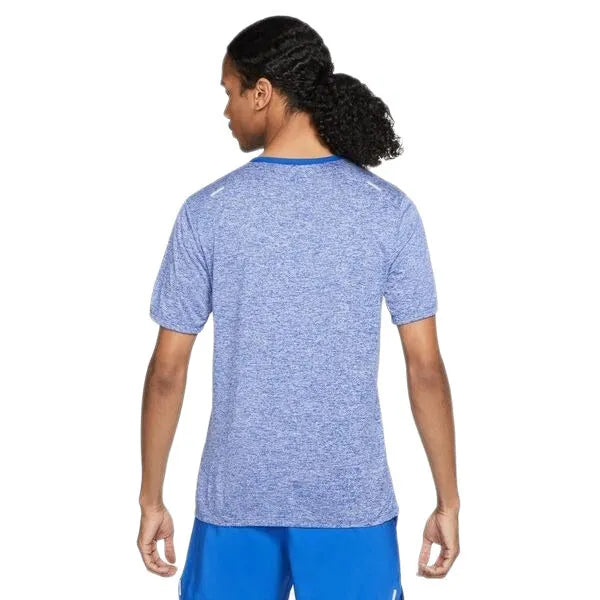 Nike_ NIKE DRI-FIT RISE 365 MEN\"S SH Póló - Sportmania.hu