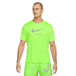 Nike_ Nike Dri-FIT Run Division Men\'s Sho Póló - Sportmania.hu