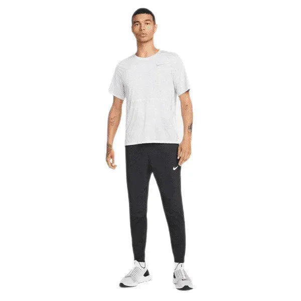 Nike_ Nike Dri-FIT Run Division Men\'s Sho Póló - Sportmania.hu