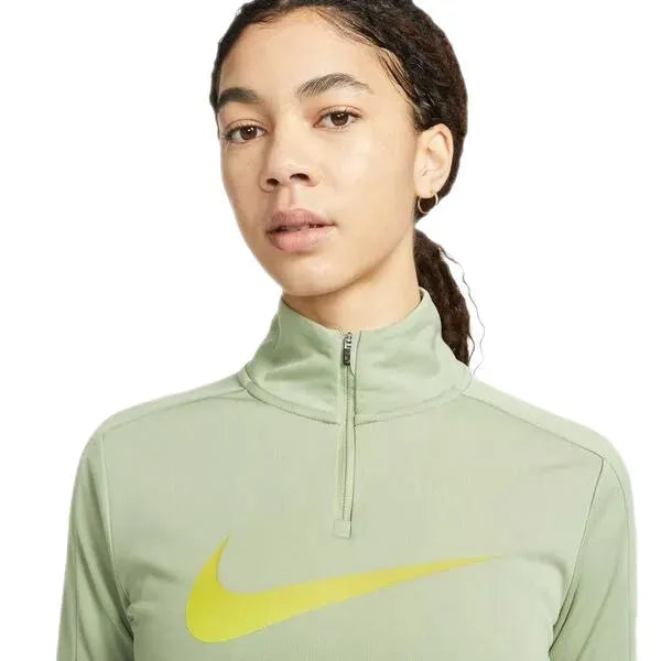 Nike_ Nike Dri-FIT Swoosh-Women\'s 1/4-Zip Long-Sleeve Running Mid Layer zip női pulóver