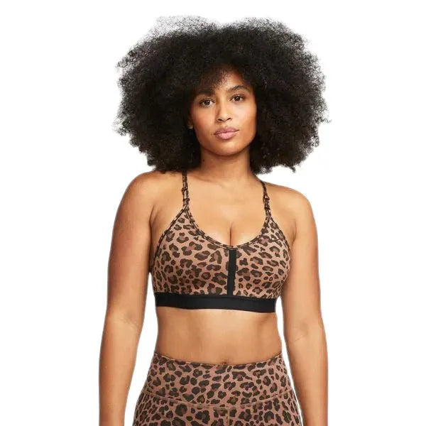 Nike_ Nike Indy-Womens Light-Support 1-Piece Pad V-Neck Leopard Print Sports Bra Sportmelltartó - Sportmania.hu