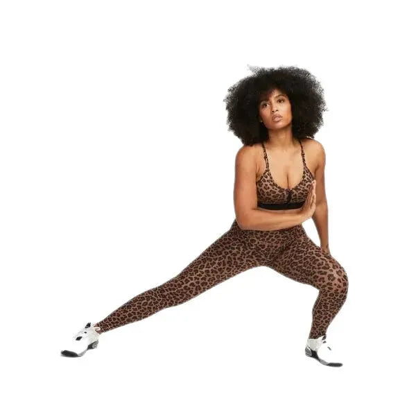 Nike_ Nike Indy-Womens Light-Support 1-Piece Pad V-Neck Leopard Print Sports női Sportmelltartó