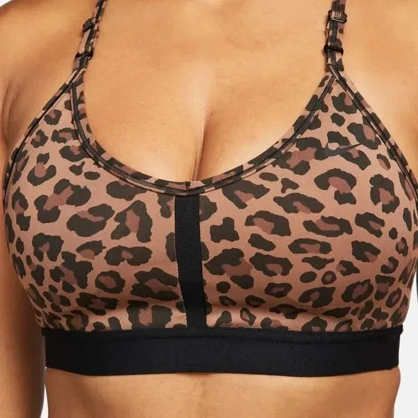 Nike_ Nike Indy-Womens Light-Support 1-Piece Pad V-Neck Leopard Print Sports női Sportmelltartó