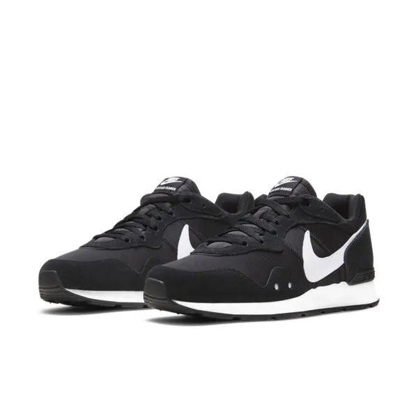 Nike Venture Runner Men"s Shoe Cipő - Sportmania.hu